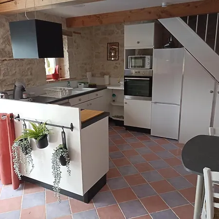 En Prim Πανσιόν Sirac